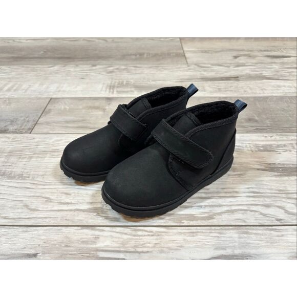 Boys black casual low top boots boots/winter boots size 11 - Picture 1 of 10
